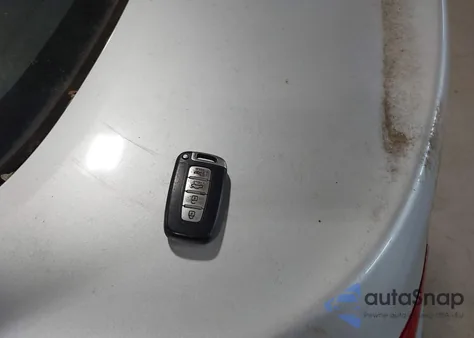 2013 Hyundai Elantra Limited из США, поврежденный, VIN 5NPDH4AE0DH245417